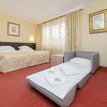 Rocca Al Mare Hotel Reval